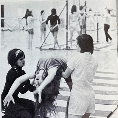 1970-71 Équipe de gymnastique féminine